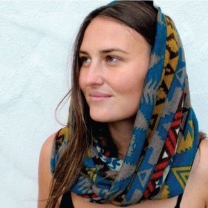 ❄️ Stolen Sunday Mojave Tribal Infinity Scarf